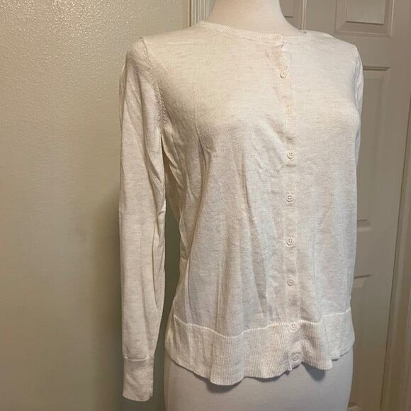 Old Navy Size Large Long Sleeve Sweater - Comfortable & Stylish Winter Wear - Picture 2 of 5